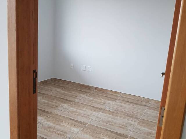 Sala para Venda em Macaé - 5